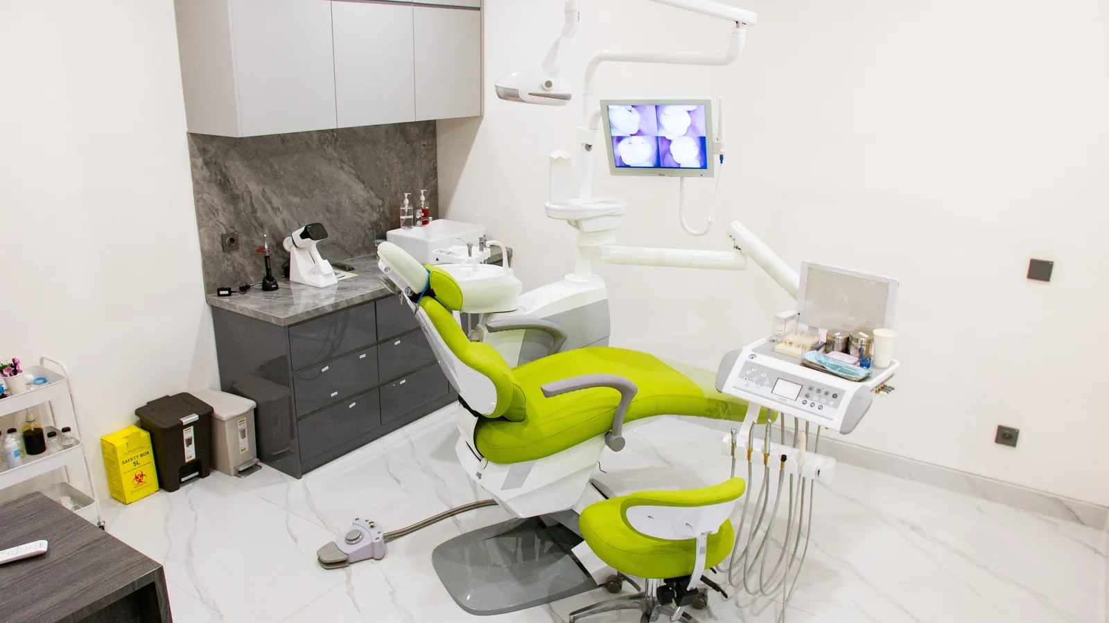 Interior BW Dental Aesthetic